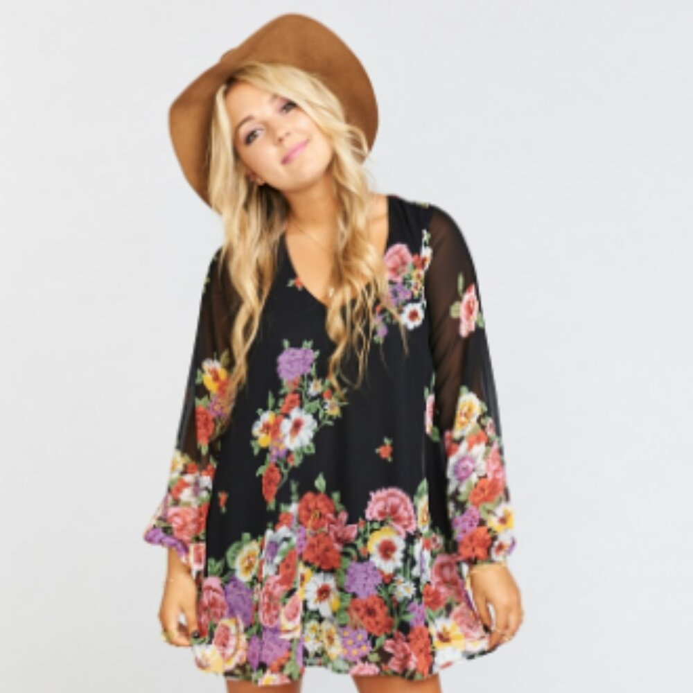 Donna Michelle Falling Floral Tunic Top